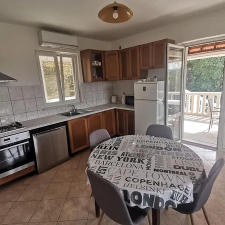 Сasa de vacaciones Perfect Getaway Near Korcula's Scenic Sights And Beaches